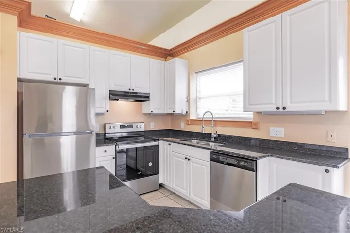 875  Limpkin  RD, Naples, FL 34120