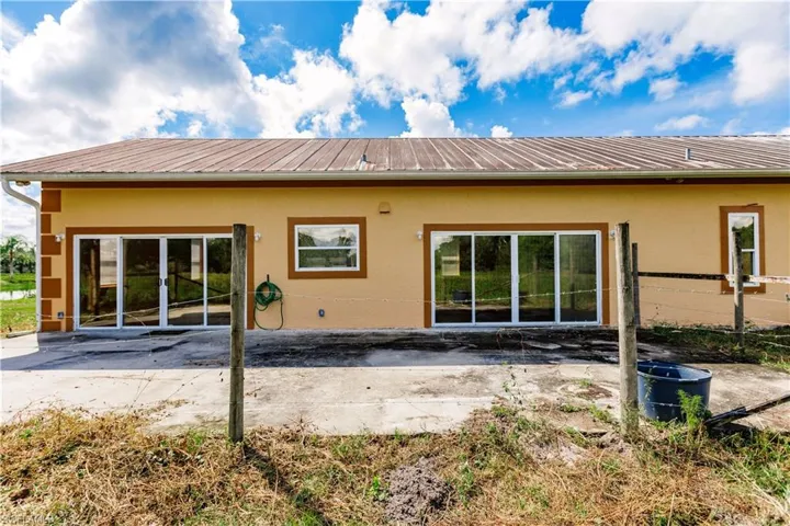 875  Limpkin  RD, Naples, FL 34120
