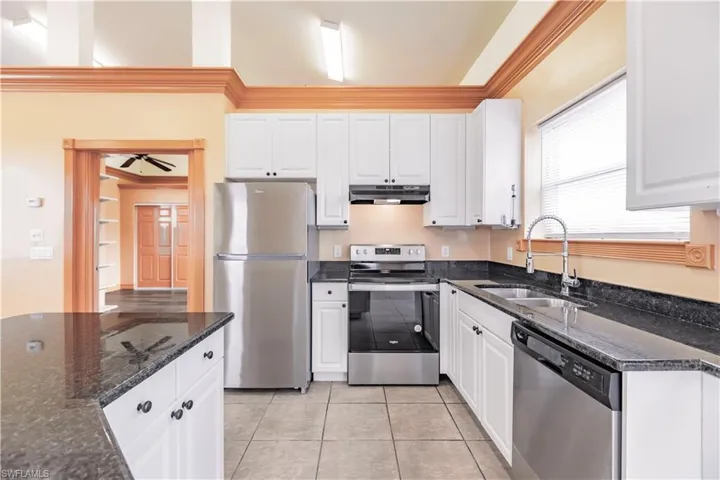 875  Limpkin  RD, Naples, FL 34120