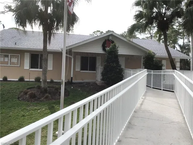 Entrance to clubhouse
