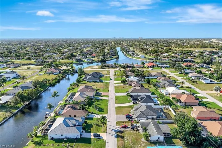 2721 Sw 11th Ave, Cape Coral, Florida 33914
