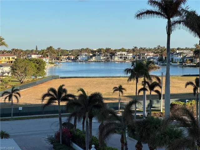 Beautiful Bay view from the large lanai