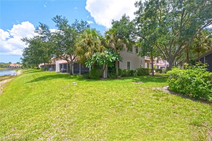 7631 Bristol Cir, Naples, Florida 34120
