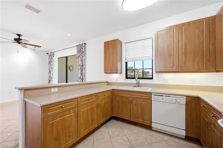 7631 Bristol Cir, Naples, Florida 34120