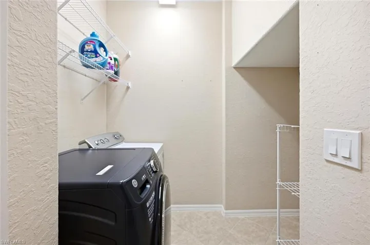 7631 Bristol Cir, Naples, Florida 34120