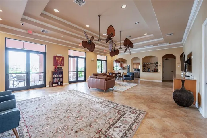 7631 Bristol Cir, Naples, Florida 34120