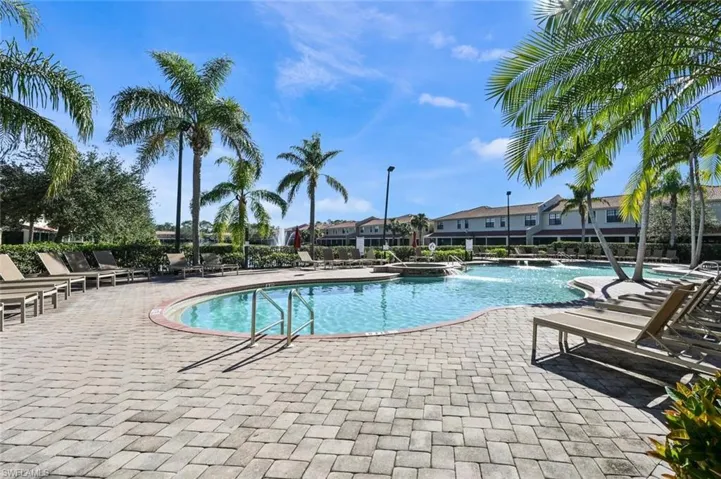 7631 Bristol Cir, Naples, Florida 34120