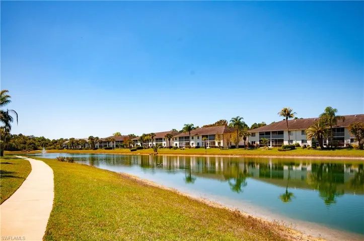 Beautiul lake view with fountain