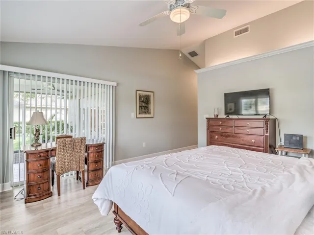 Master bedroom with access to lanai