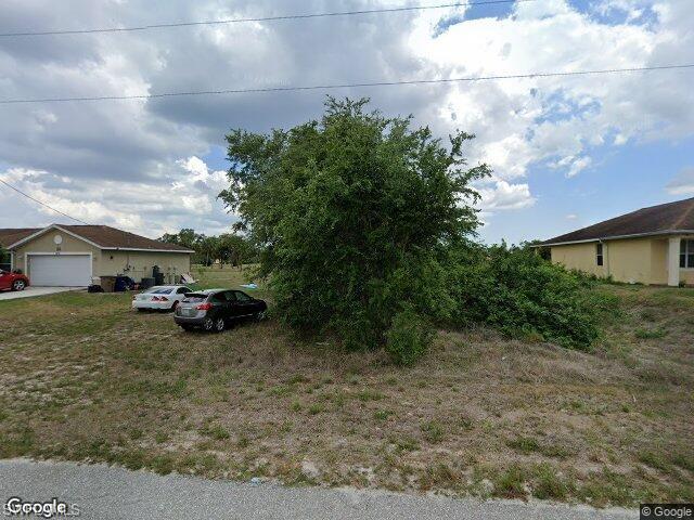 476  Redwing  ST, LEHIGH ACRES, FL 33974