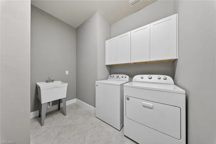 17316  Ashcomb  WAY, Estero, FL 33928