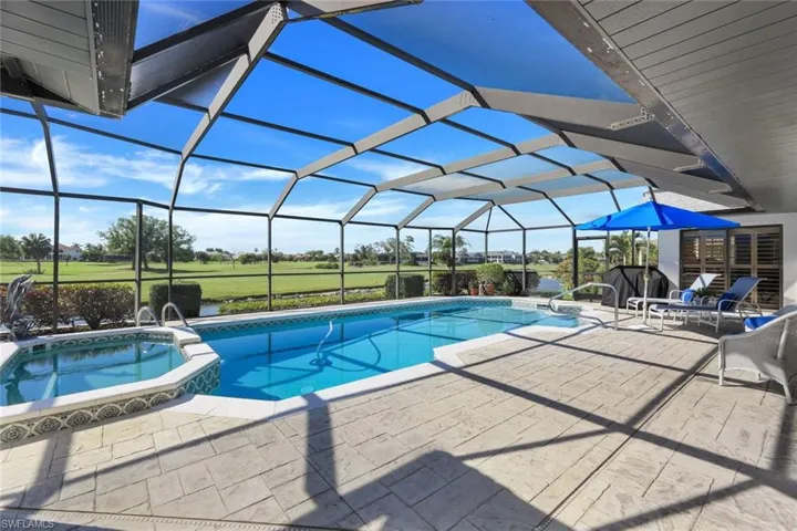 SUPER SIZE POOL & SPA- Solar or Gas Heated- Pool is Approx 32' x 14'