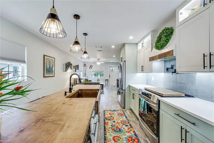 2385 Sunset Ave, Naples, Florida 34112