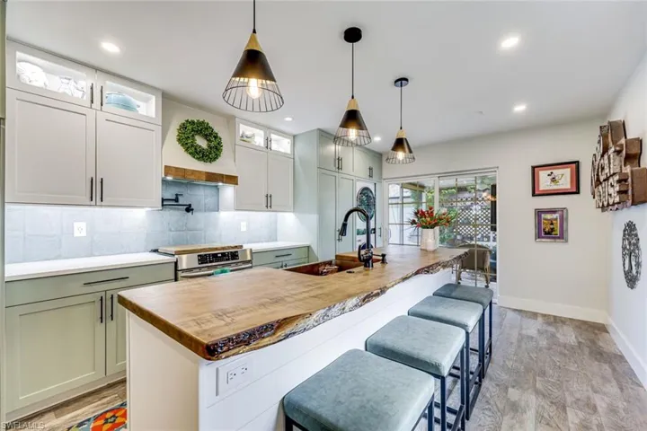 2385 Sunset Ave, Naples, Florida 34112