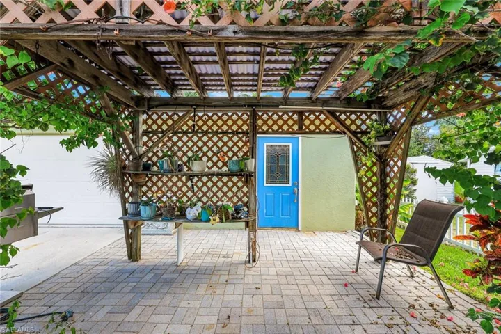 2385 Sunset Ave, Naples, Florida 34112