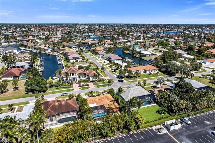 146 Greenbrier St, Marco Island, Florida 34145