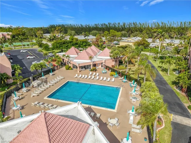 170  Turtle Lake  CT, Naples, FL 34105