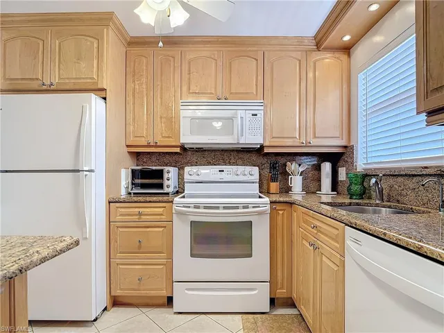 170 Turtle Lake Ct 211, Naples, Florida 34105