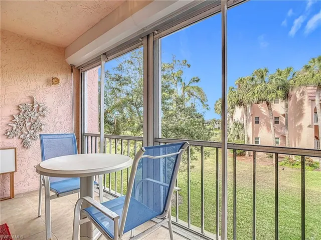 170  Turtle Lake  CT, Naples, FL 34105