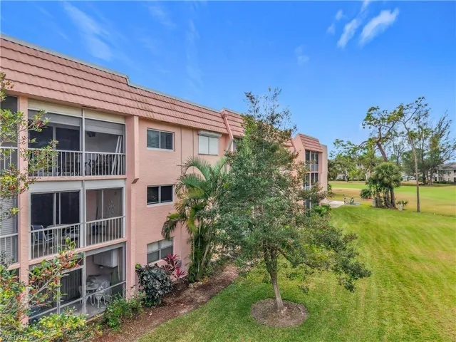 170  Turtle Lake  CT, Naples, FL 34105
