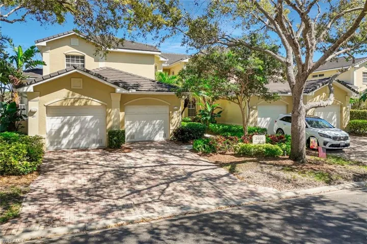 Welcome Home.....  Beautiful Landscaping Everywhere