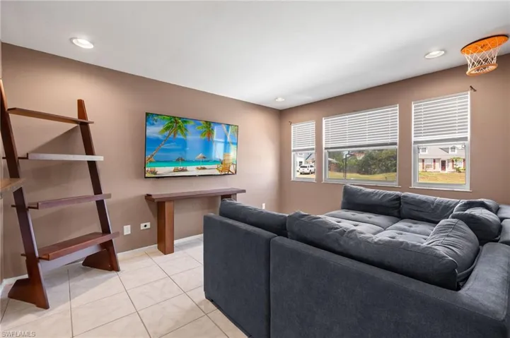 9016  Cypress S DR, Fort Myers, FL 33967