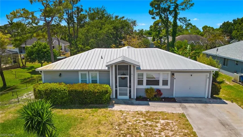 9016  Cypress S DR, Fort Myers, FL 33967