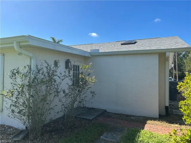 5994  Milne  CIR, North Fort Myers, FL 33903