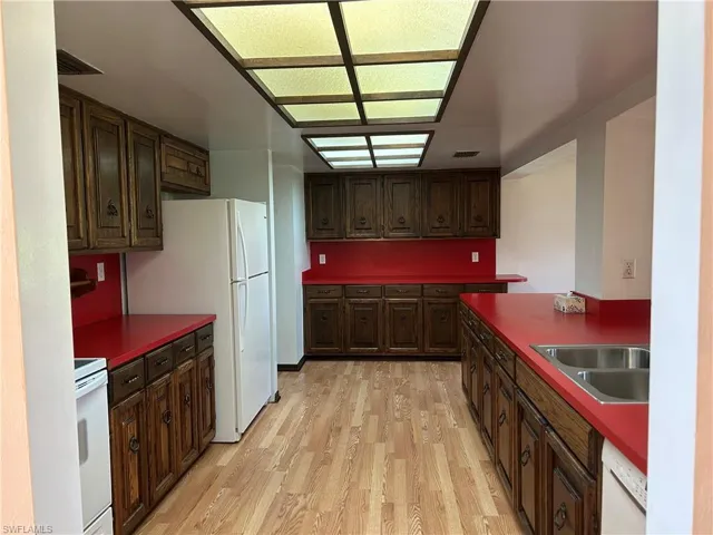 Endless storage in kitchen!