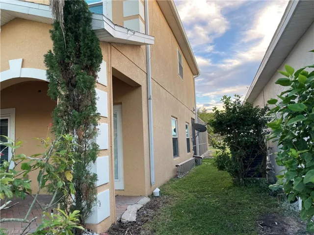 11524  Gainsborough  WAY, Lehigh Acres, FL 33971