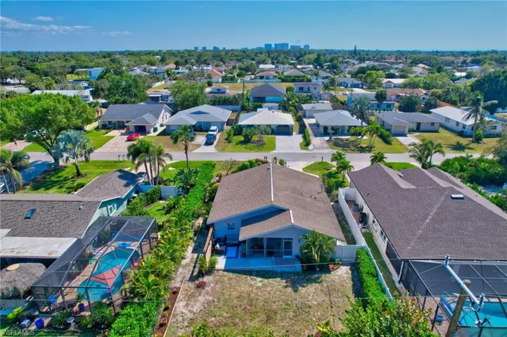 Birds eye view of fully enclosed back yard.