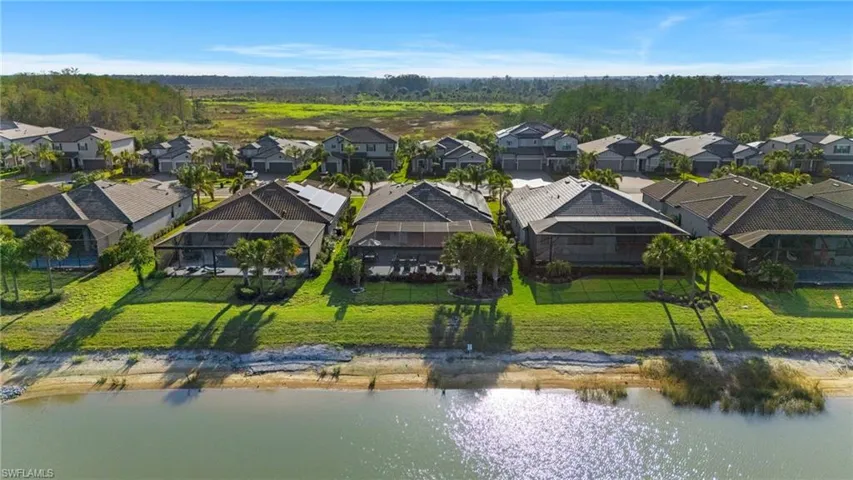 Bird's eye view featuring a residential view and a water view