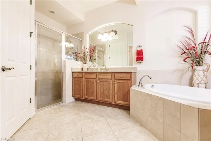 7684  Cottesmore  DR, Naples, FL 34113