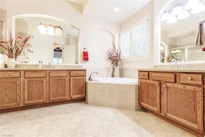 7684  Cottesmore  DR, Naples, FL 34113