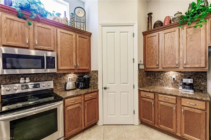 7684  Cottesmore  DR, Naples, FL 34113