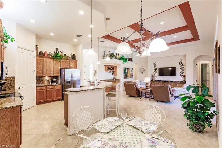7684  Cottesmore  DR, Naples, FL 34113