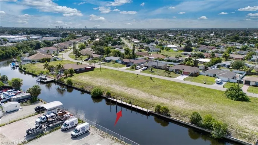 1102 Se 13th Ave, Cape Coral, Florida 33990