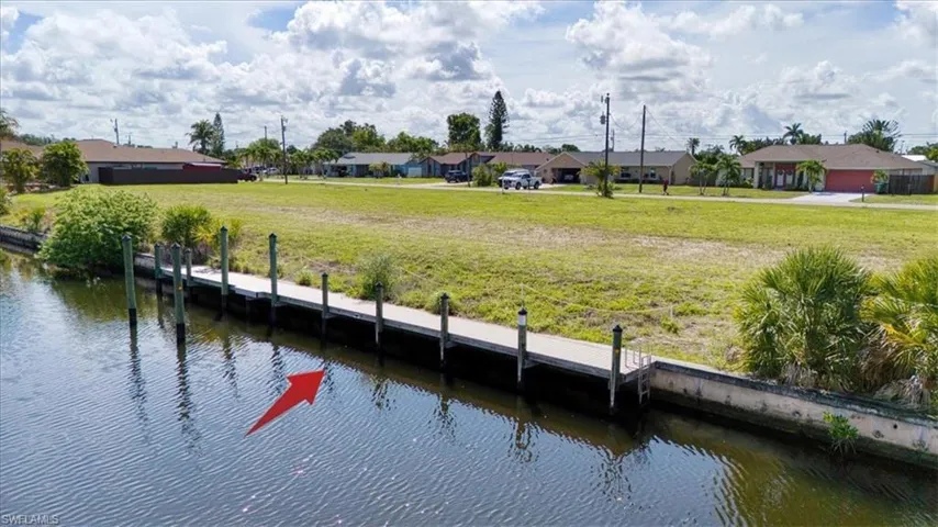 1102 Se 13th Ave, Cape Coral, Florida 33990