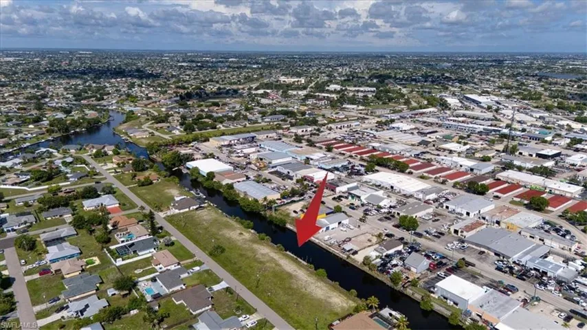 1102 Se 13th Ave, Cape Coral, Florida 33990