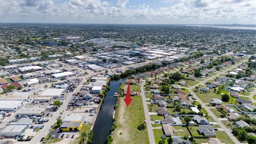 1102 Se 13th Ave, Cape Coral, Florida 33990