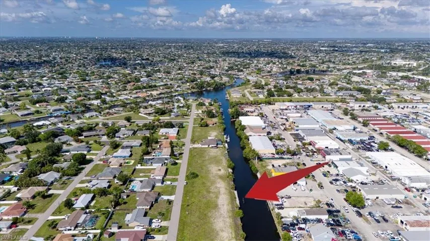 1102 Se 13th Ave, Cape Coral, Florida 33990