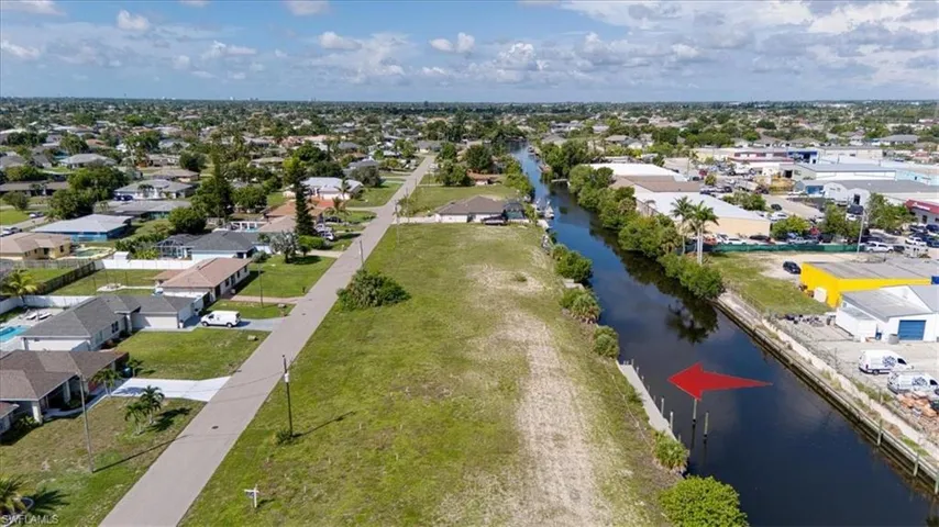 1102 Se 13th Ave, Cape Coral, Florida 33990
