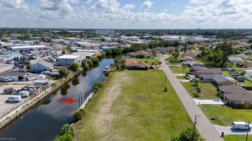 1102 Se 13th Ave, Cape Coral, Florida 33990