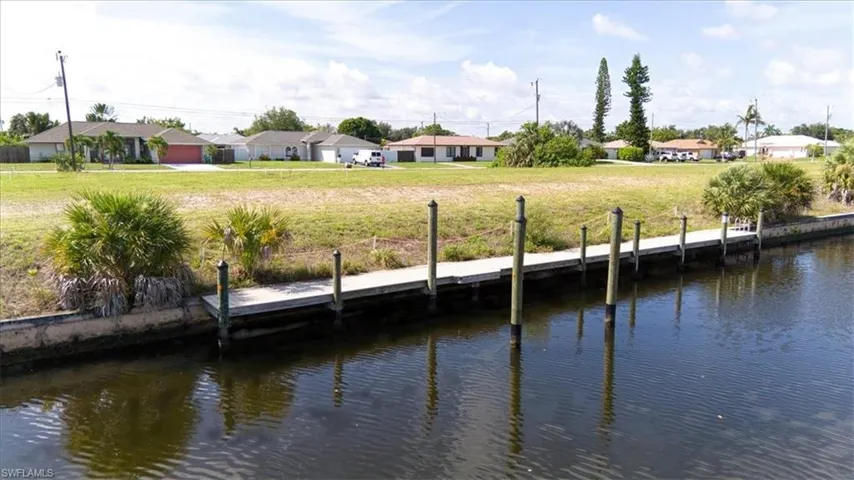 1102 Se 13th Ave, Cape Coral, Florida 33990