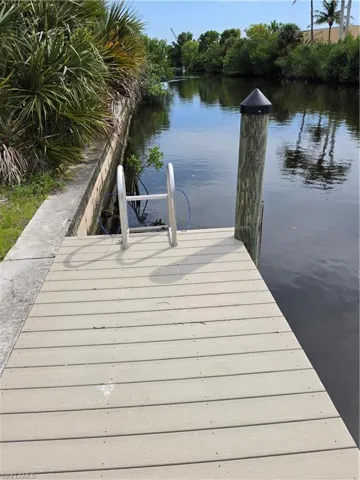 1102 Se 13th Ave, Cape Coral, Florida 33990