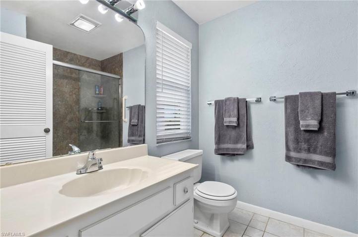 Upper unit Master bath