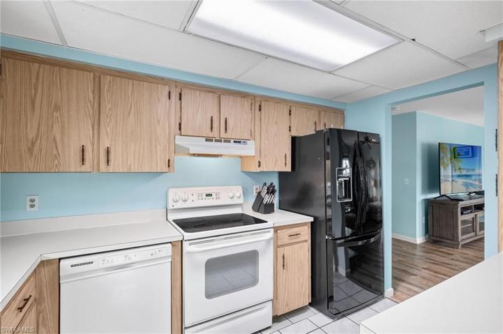 Upper unit kitchen