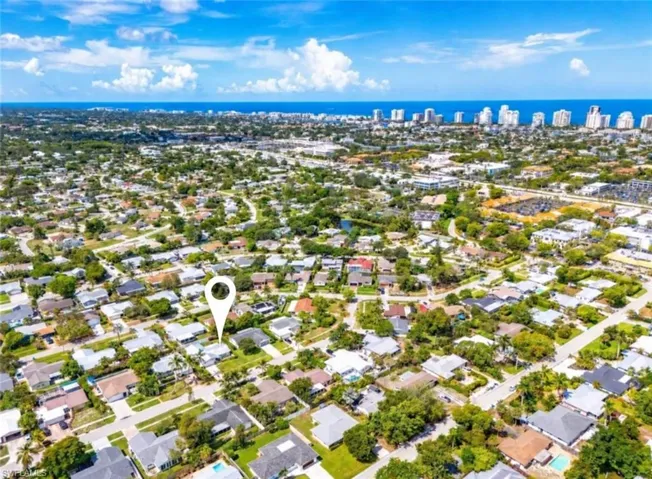 1228 Lastrada Ln, Naples, Florida 34103