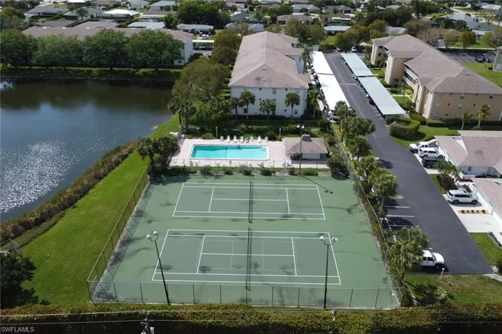 9580  Victoria  LN, Naples, FL 34109