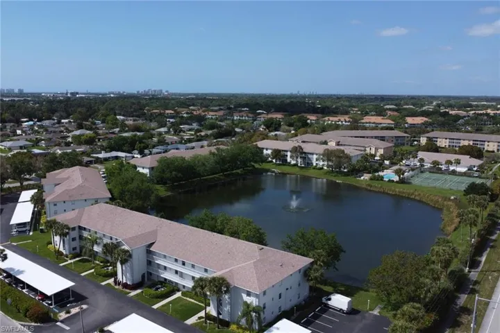 9580  Victoria  LN, Naples, FL 34109